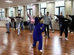 奥斯纳布吕克荣光扬眉,夺冠前路漫漫